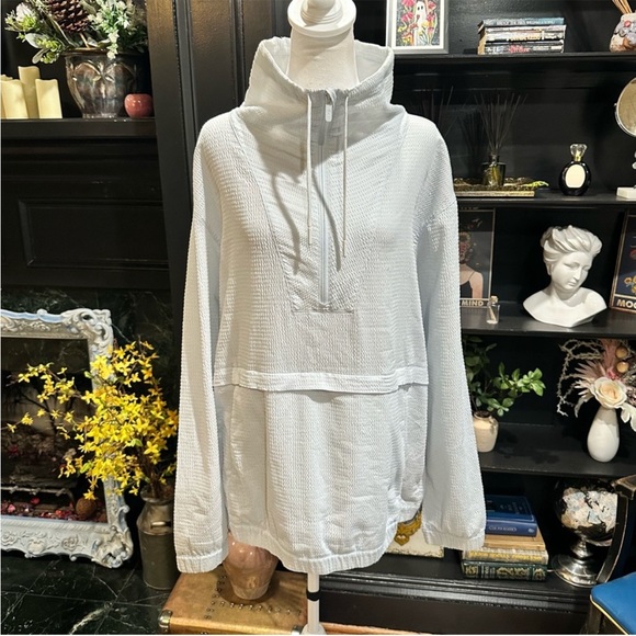 lululemon athletica Jackets & Blazers - Lululemon Pack Light Pullover Size 1X